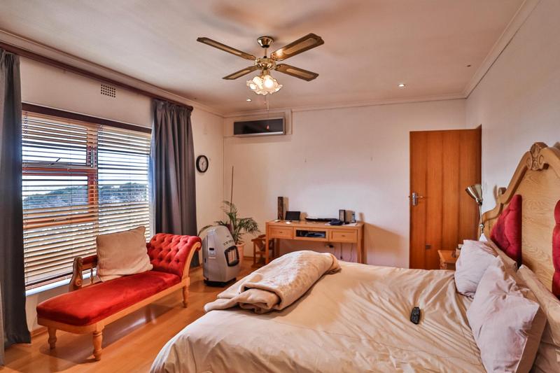 To Let 8 Bedroom Property for Rent in Walmer Estate Western Cape